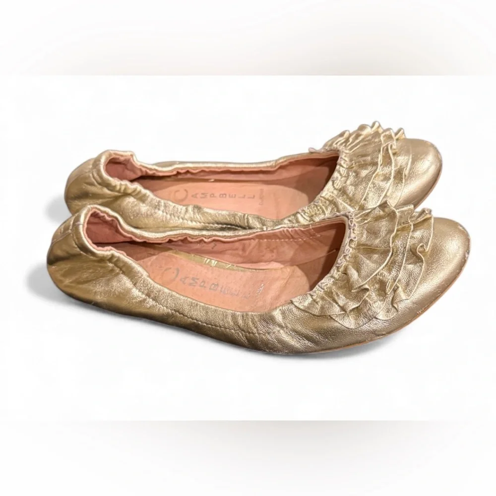 Jeffrey Campbell Gold Ruffled leather Flats size 7